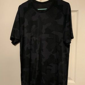 Lululemon metal vent breathe t shirt
